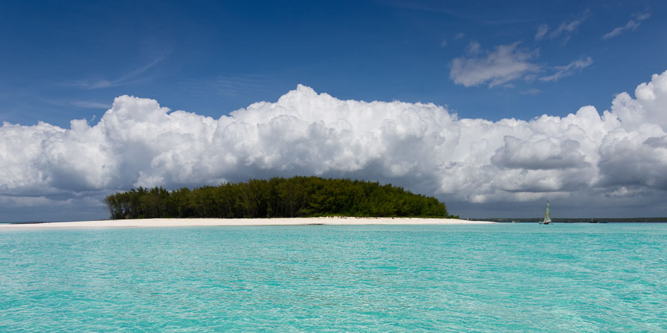 https://www.zanzibarretreat.com/wp-content/uploads/2015/05/Slideshow_ZR-8.jpg